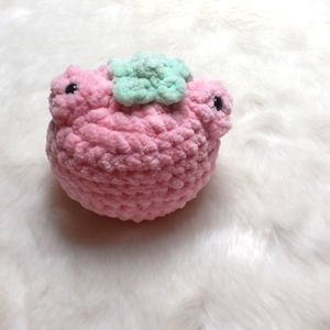 🆕 Strawberry 🍓 Frog 🐸 Handmade Crochet Plushie